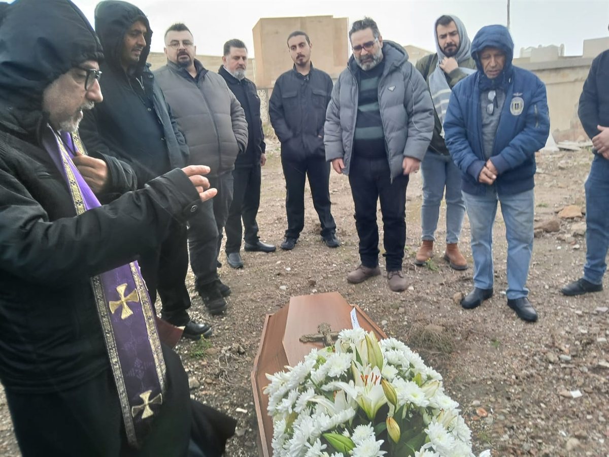 بالصور: تشييع المرحومة السيدة ليلى شماس في مدينة صور