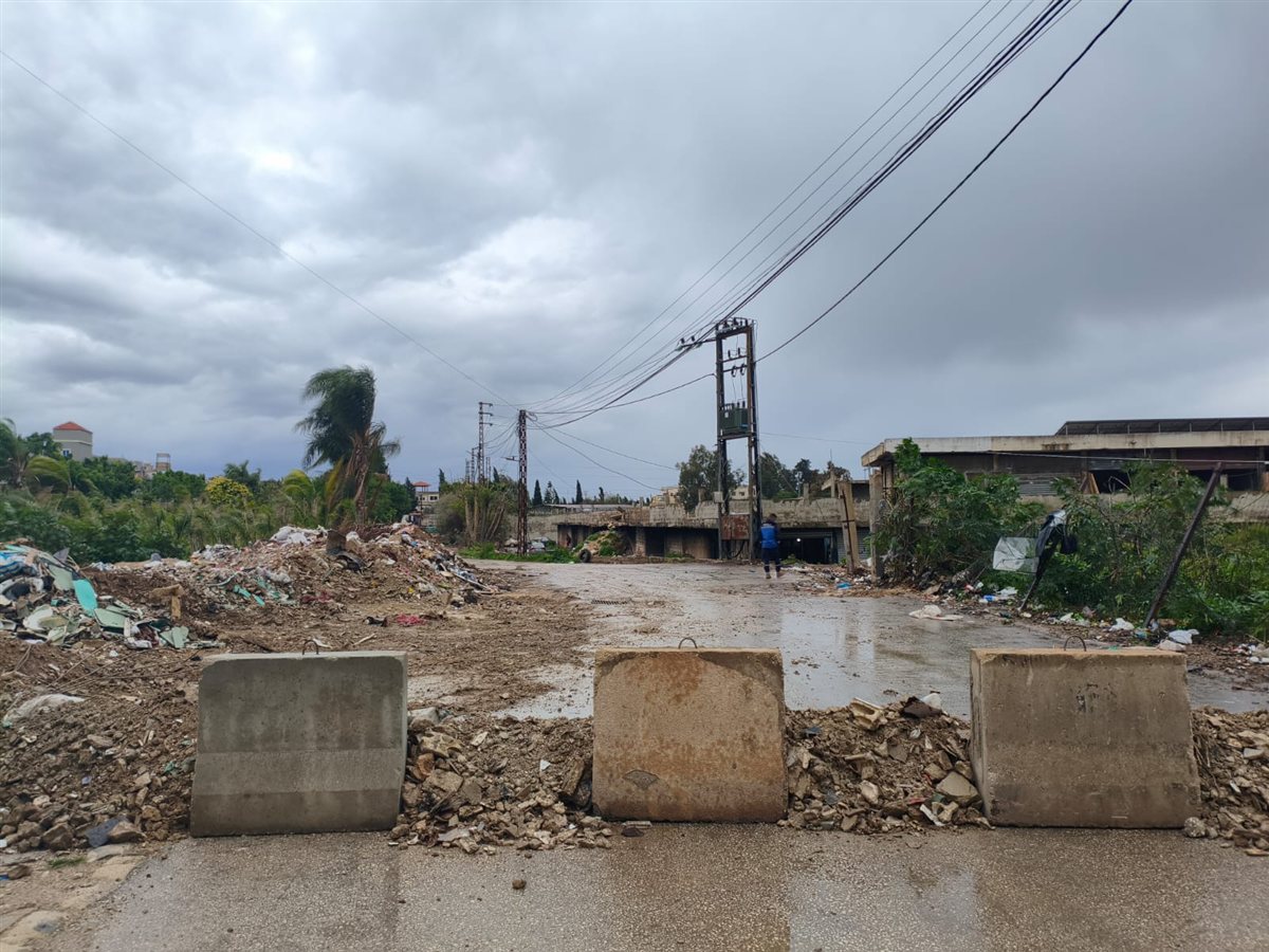 بلدية برج الشمالي ترفع النفايات المتراكمة في المساكن الشعبية وتؤكد: نقوم بتنظيف هذا المكان بإستمرار وسنعمل على منع القاء النفايات العشوائي فيه