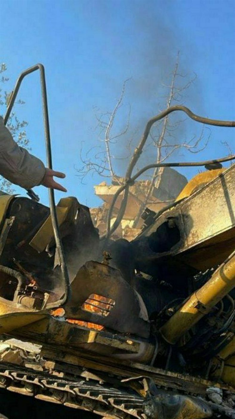 استهداف حفارة متوقفة في ميس الجبل