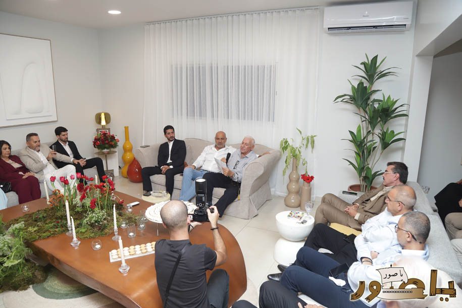 بالصور من أبيدجان: خطوبة الشاب حمزة فرحات على الآنسة إيفانا ياسين