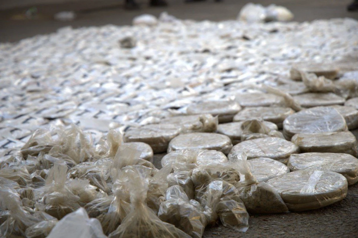 سوريا تحبط تهريب شحنة ضخمة من المخدرات عبر الحدود اللبنانية