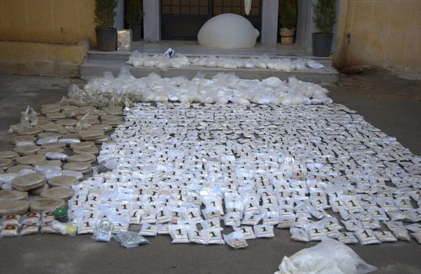 سوريا تحبط تهريب شحنة ضخمة من المخدرات عبر الحدود اللبنانية