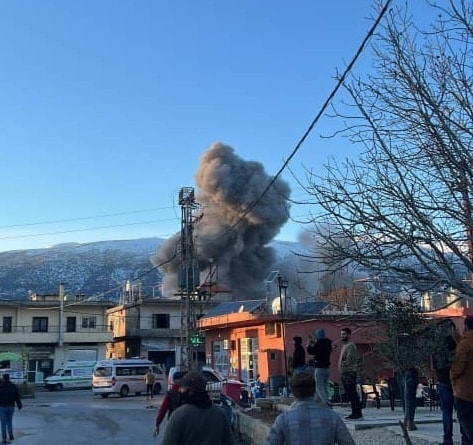 غارات من الطيران الحربي على الأماكن المهددة في سحمر في البقاع الغربي