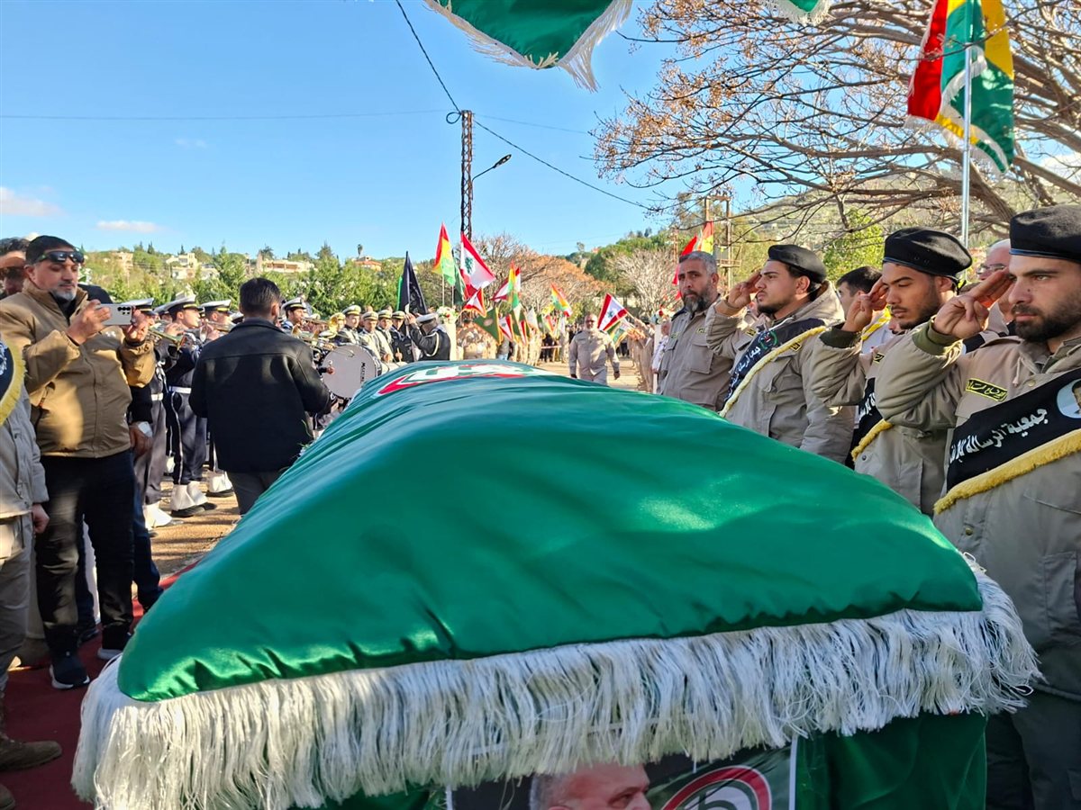 حركة أمل تودع رئيس جمعية رواد الرسالة الإسلامية وعضو المجلس الاستشاري المفوض العام الأسبق لجمعية كشافة الرسالة الاسلامية القائد الرسالي حسن حمدان بمأتم مهيب في بلدة أرنون