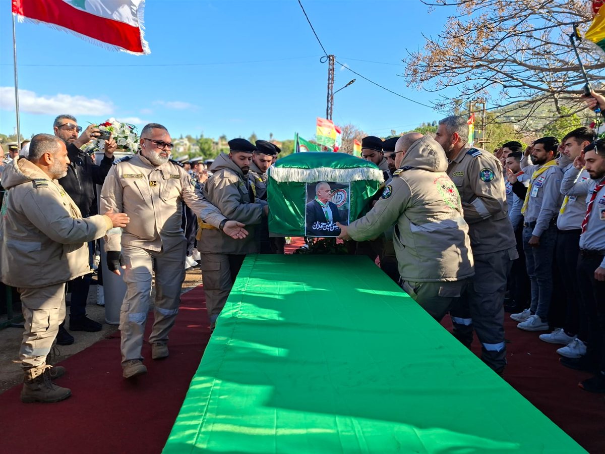 حركة أمل تودع رئيس جمعية رواد الرسالة الإسلامية وعضو المجلس الاستشاري المفوض العام الأسبق لجمعية كشافة الرسالة الاسلامية القائد الرسالي حسن حمدان بمأتم مهيب في بلدة أرنون