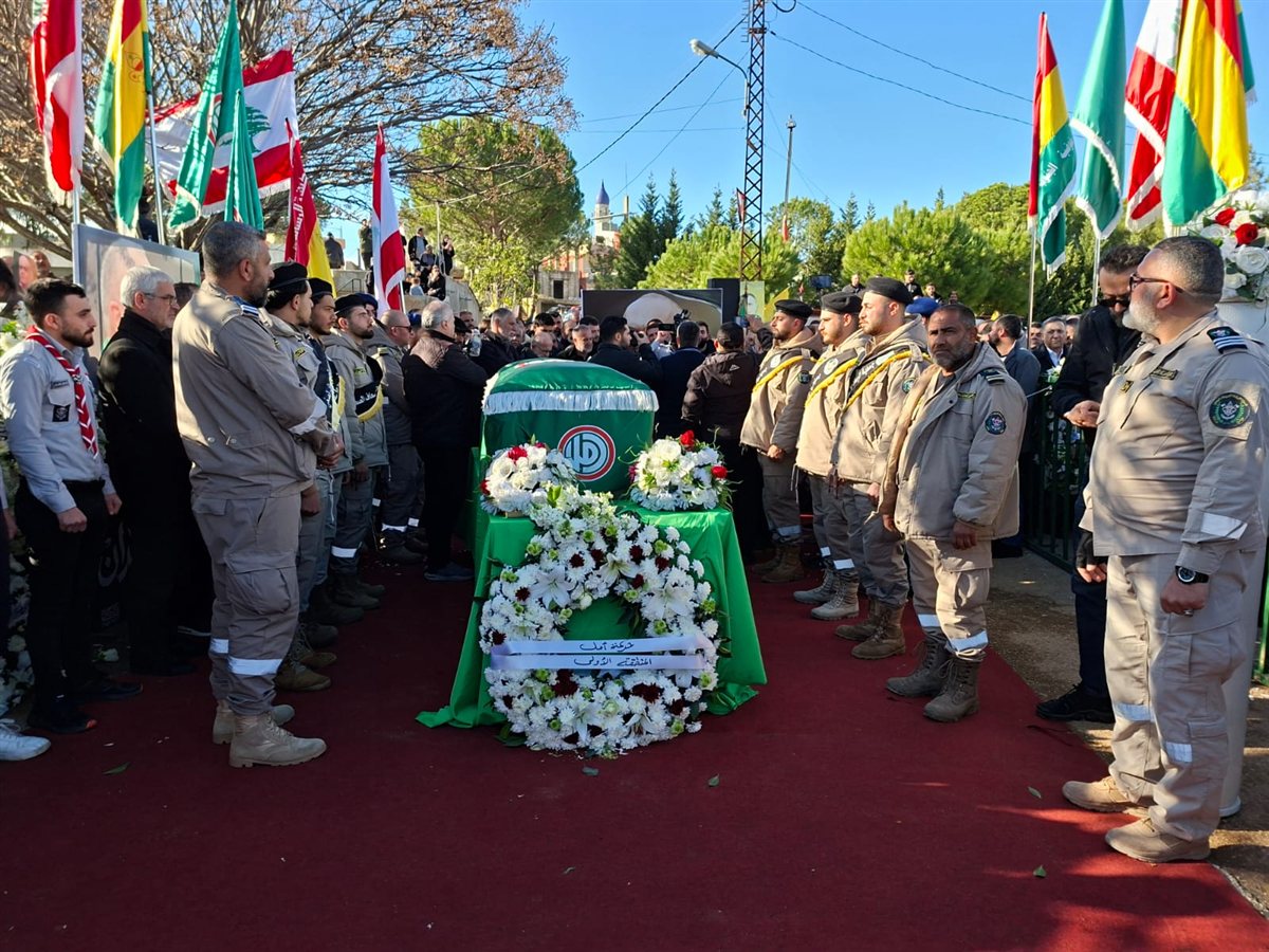 حركة أمل تودع رئيس جمعية رواد الرسالة الإسلامية وعضو المجلس الاستشاري المفوض العام الأسبق لجمعية كشافة الرسالة الاسلامية القائد الرسالي حسن حمدان بمأتم مهيب في بلدة أرنون