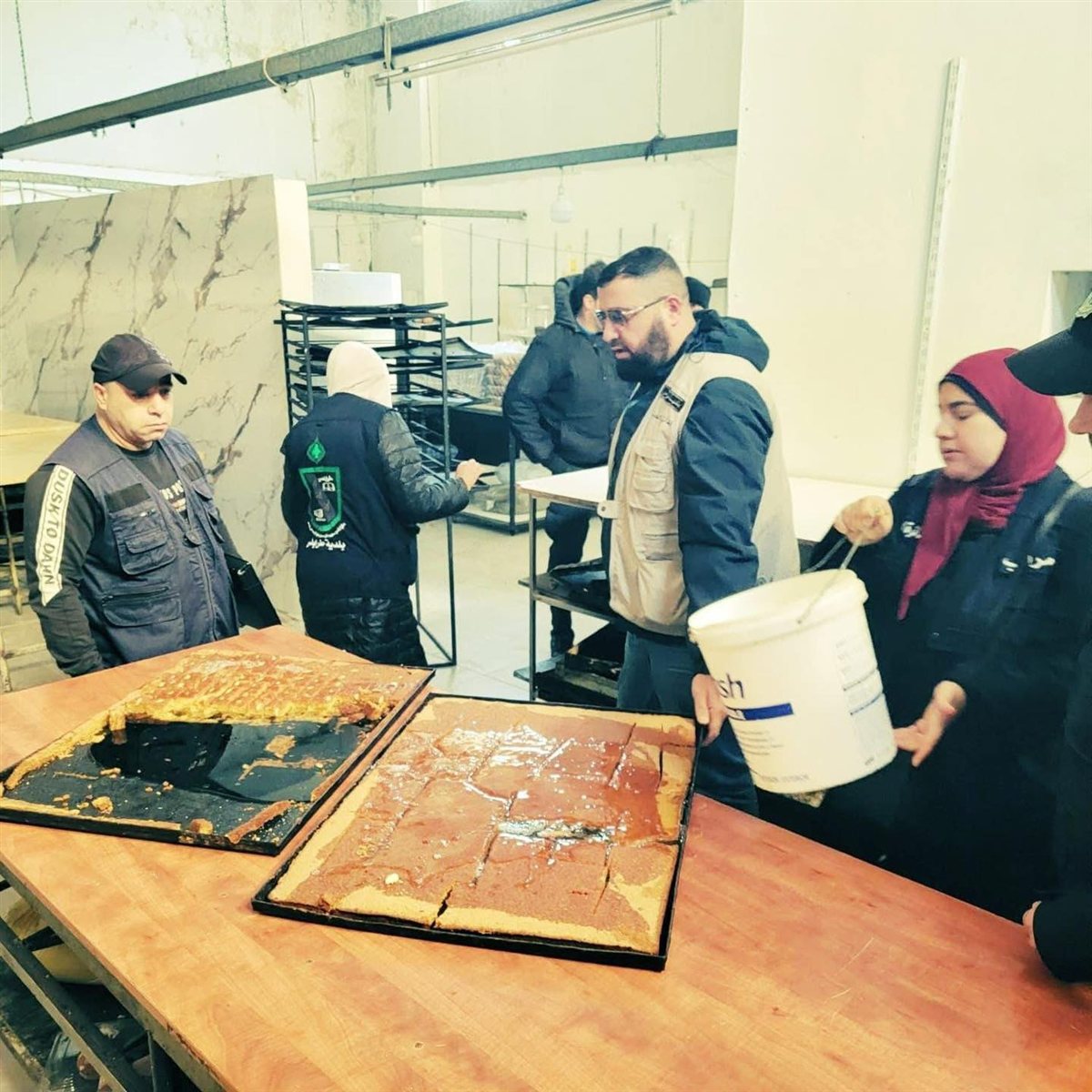 مخالفات صحية تؤدي إلى إقفال محل باتيسري