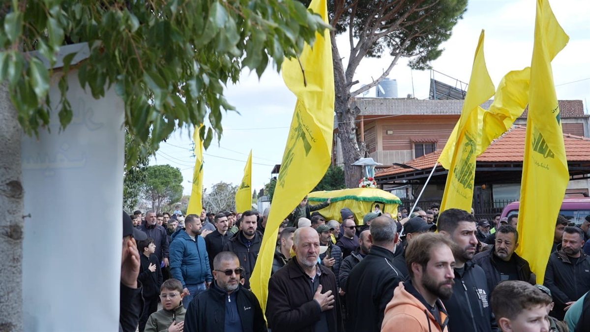 حزب الله يشيع الشهيد المجاهد وليد حسين عليق بموكب مهيب في بلدة زوطر الغربية