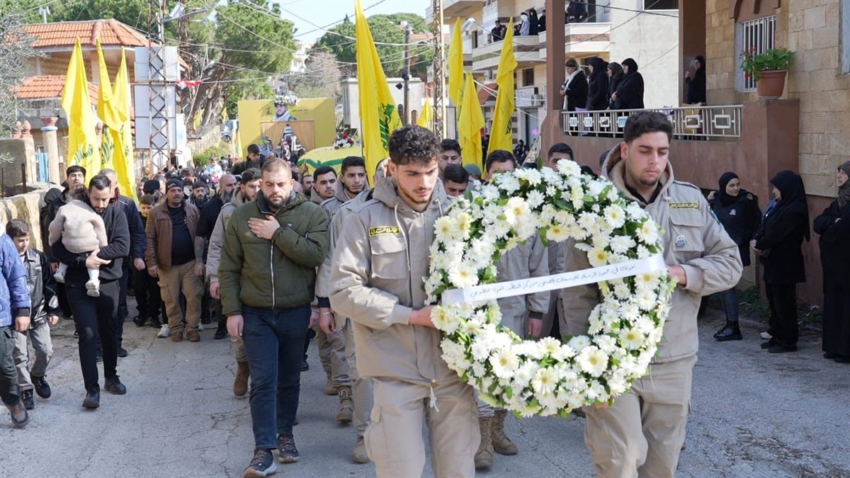حزب الله يشيع الشهيد المجاهد وليد حسين عليق بموكب مهيب في بلدة زوطر الغربية