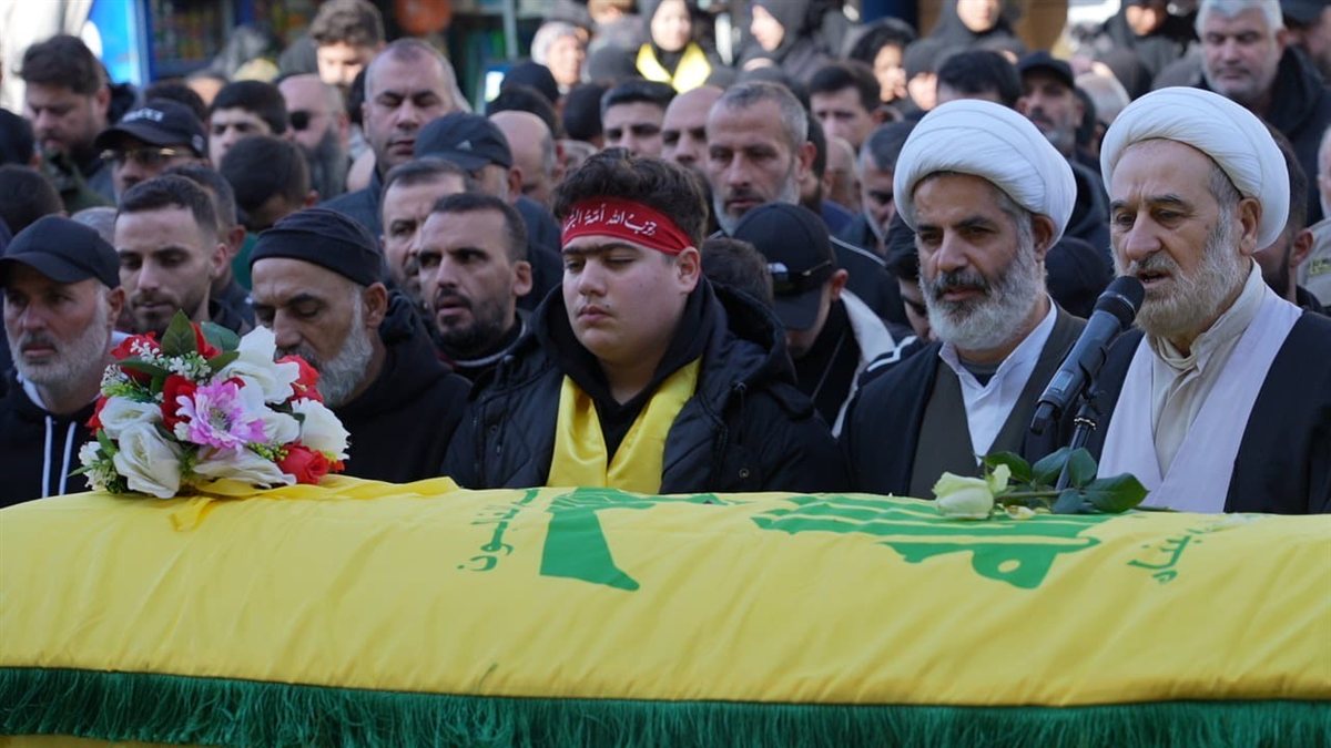 حزب الله يشيع الشهيد المجاهد وليد حسين عليق بموكب مهيب في بلدة زوطر الغربية