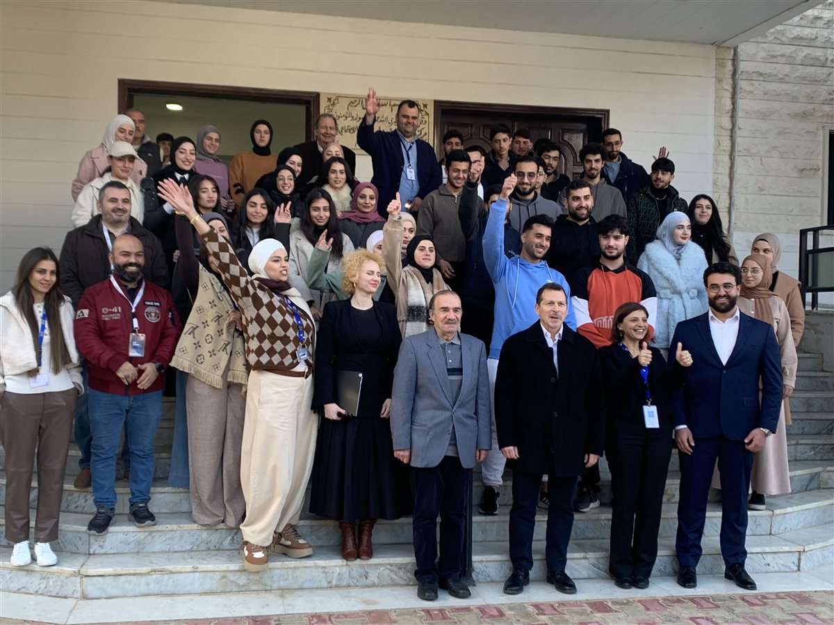 الوزير كمال شحادة يطلق المنصة الوطنية للتدريب الرقمي NUMU من النبطية