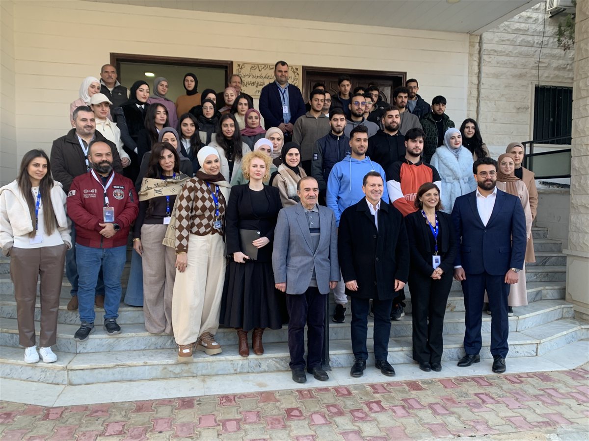 الوزير كمال شحادة يطلق المنصة الوطنية للتدريب الرقمي NUMU من النبطية