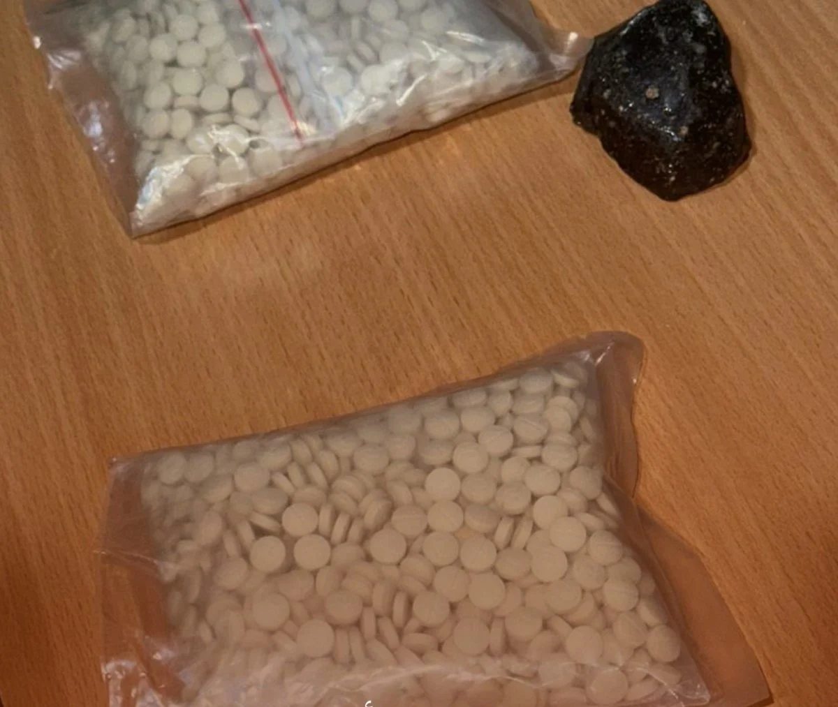 توقيف مروجي مخدرات يستخدمون توك توك 