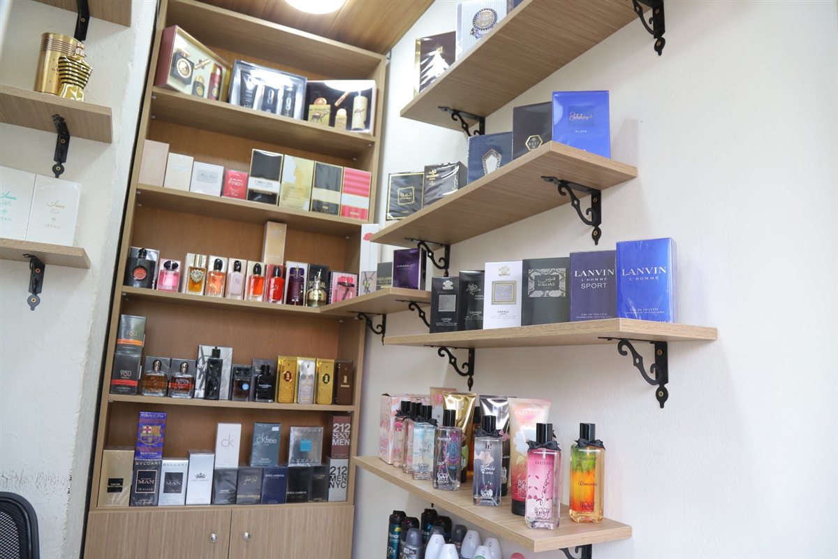 عند فقيه للعطورات - Fakih Perfume الجودة بتحكي عن حالها: تشكيلة من العطورات التركية والخليجية