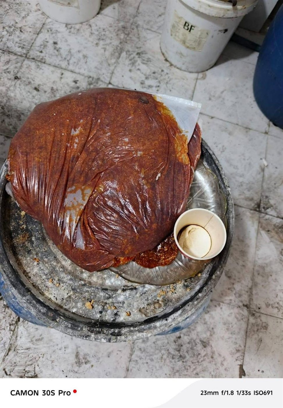 إقفال محل باتيسري إلى حين تسوية أوضاعه الصحية