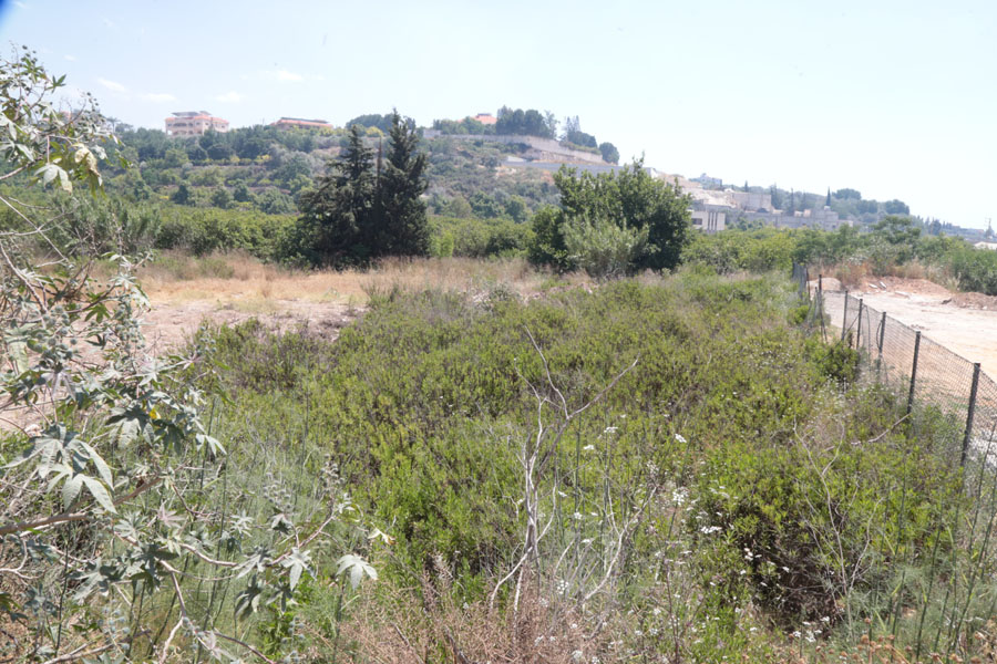 يعايد القنصل علي عجمي اللبنانيين والجنوبيين بحلول السنة الجديدة ويعلن عن عروضات هامة على الشقق السكنية في مشروع قمر رزيدانس السكني