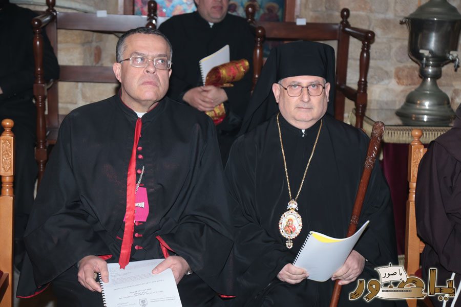 بالصور: صلاة وحدة الكنائس في كاتدرائية مار توما للروم الأرثوذكس في صور