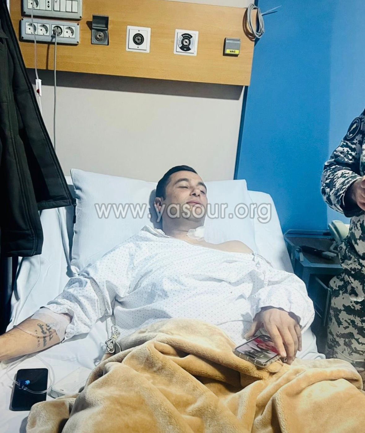 سلامات للمفتش في الأمن العام حسين حمزة إبن بلدة مجدل زون الجنوبية بعد إصابته باستهداف السيارة في صور