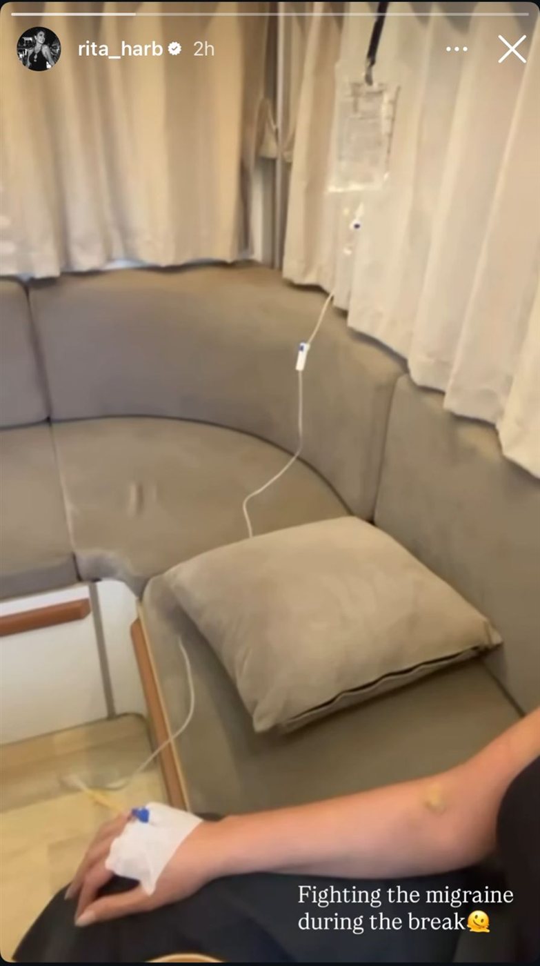 ريتا حرب تفاجئ جمهورها بصورتها أثناء تلقي العلاج