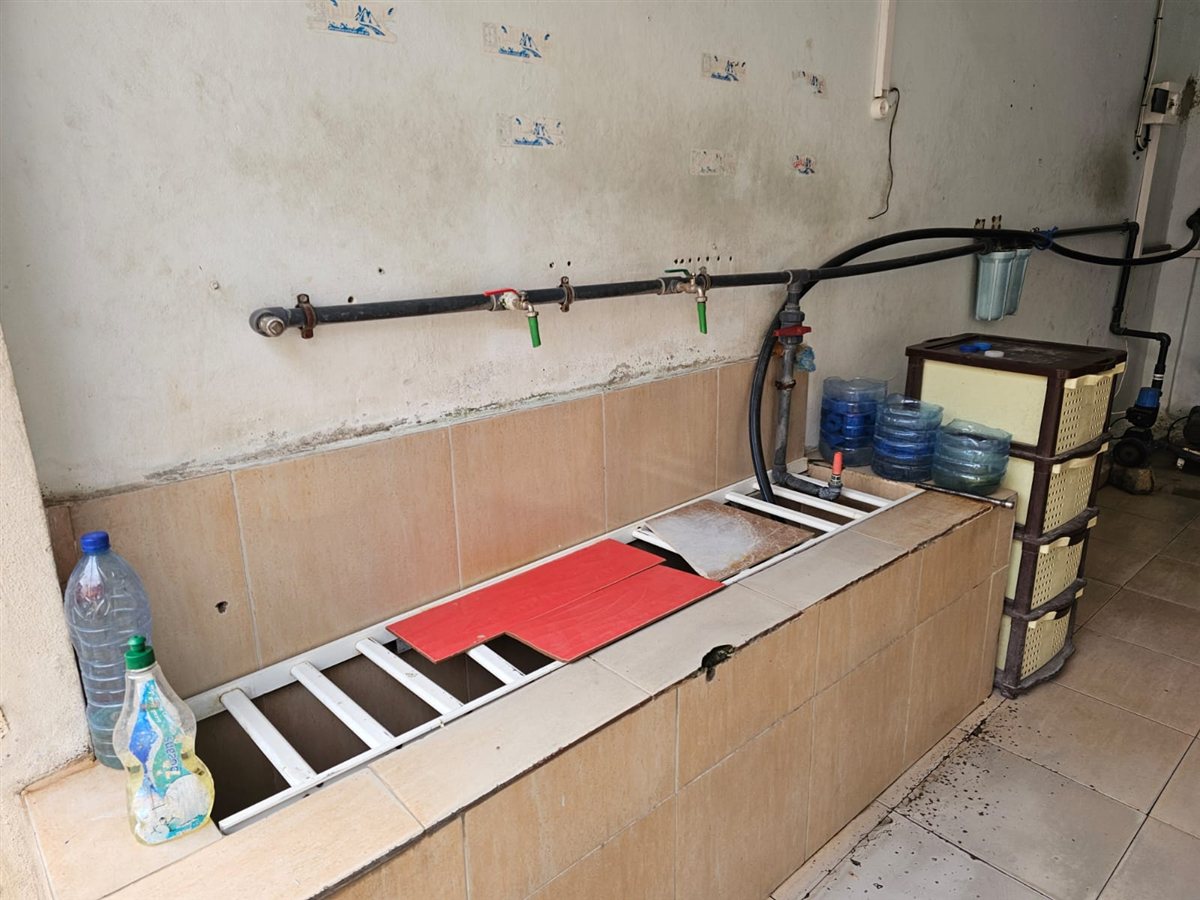 مياه غير مطابقة في صور وإقفال مركزين لتكريرها!!