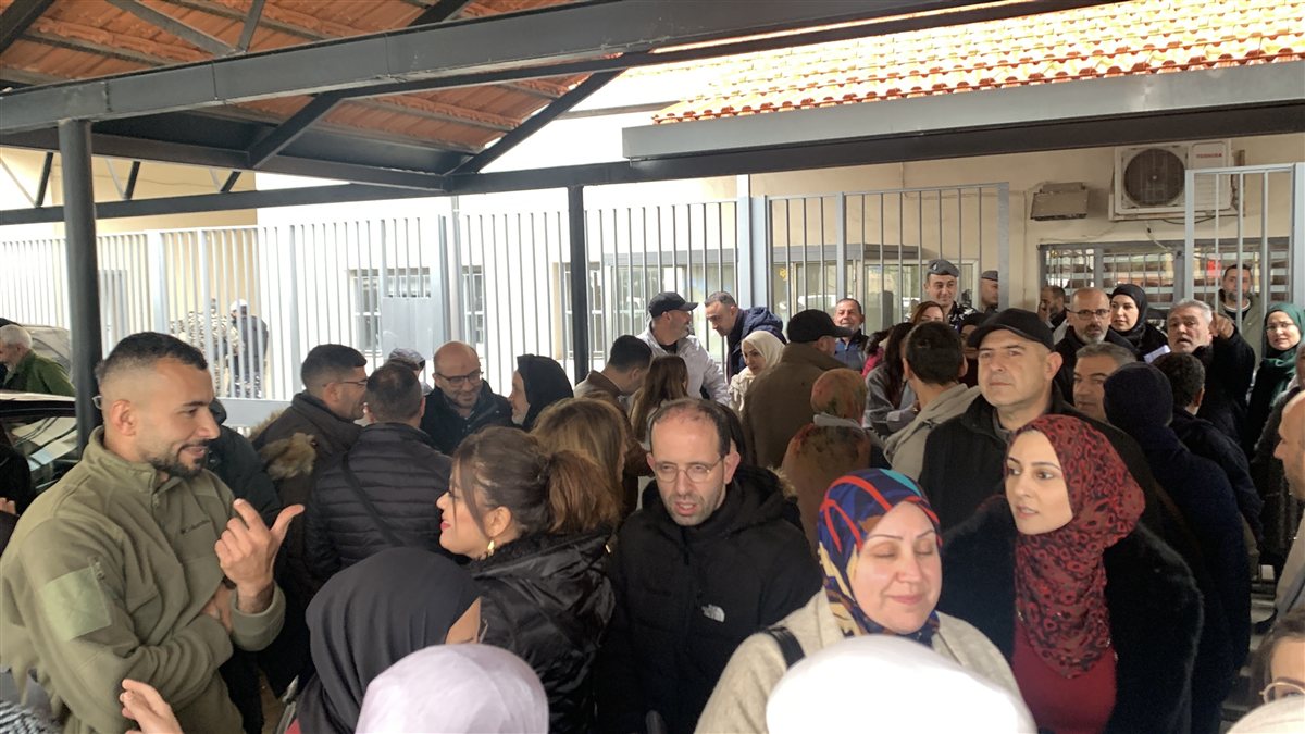 اعتصام حاشد لموظفي الإدارات العامة في النبطية للمطالبة بتصحيح الرواتب وحفظ الكرامة الوظيفية