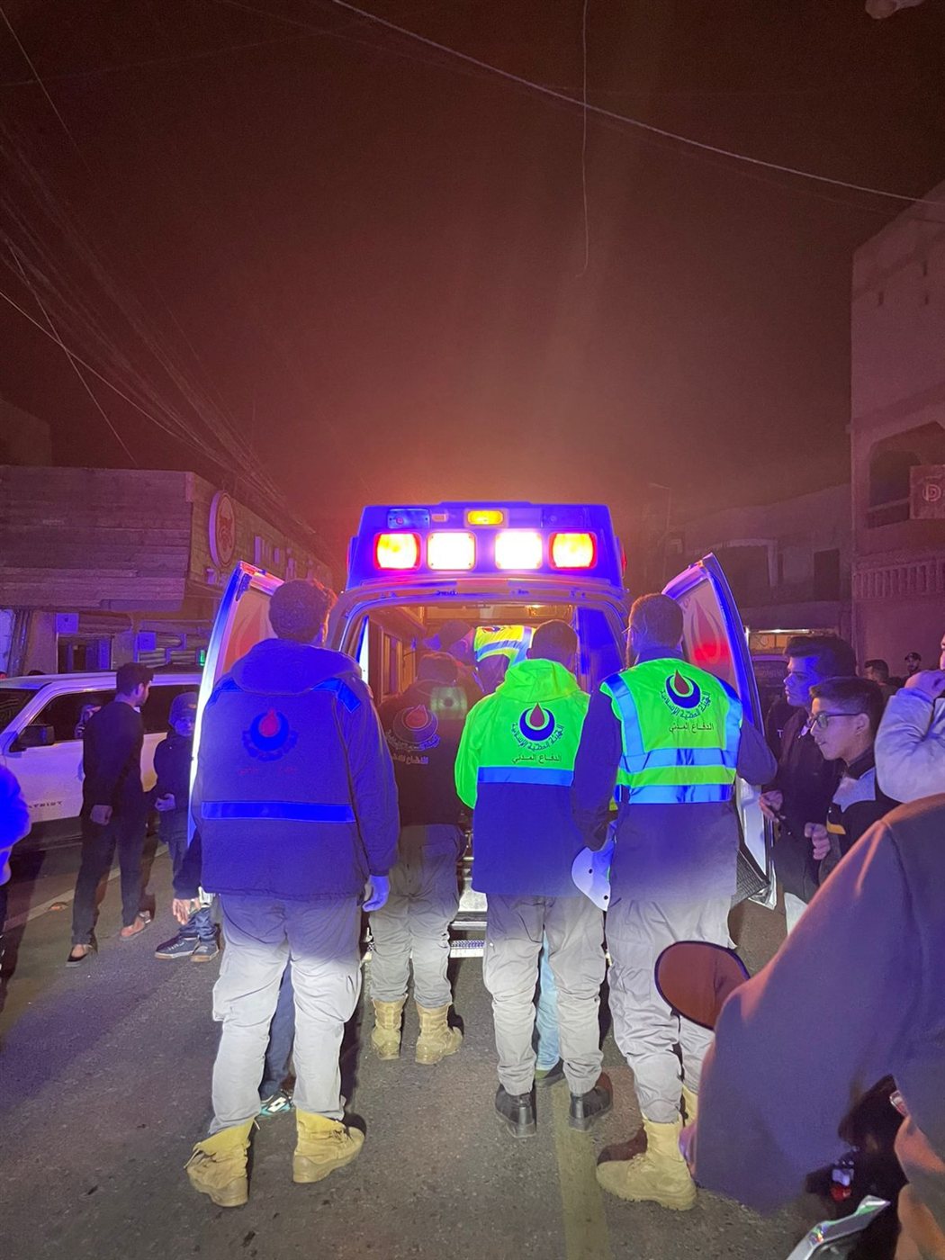 بالفيديو: حادث صدم مزدوج لفتاة قرب صور ... دراجة نارية ثم سيارة !