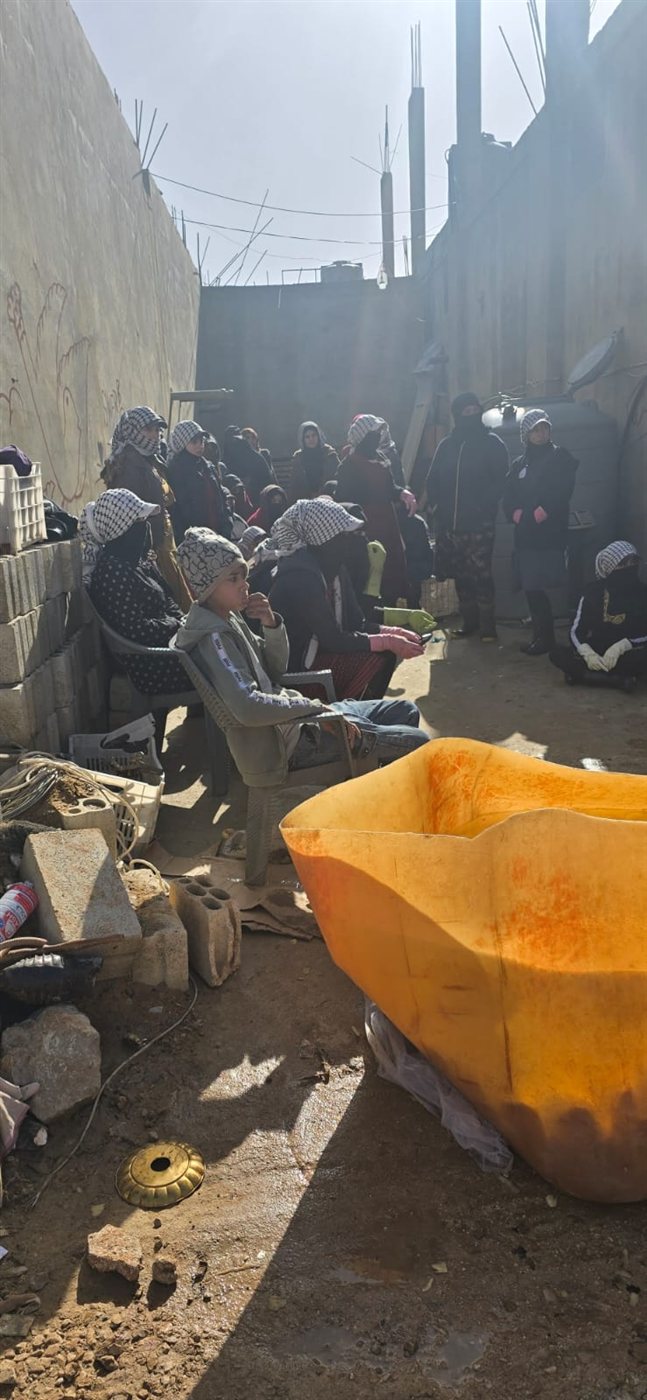 بالصور: ثوم فاسد صنع في خيم النازحين السوريين!