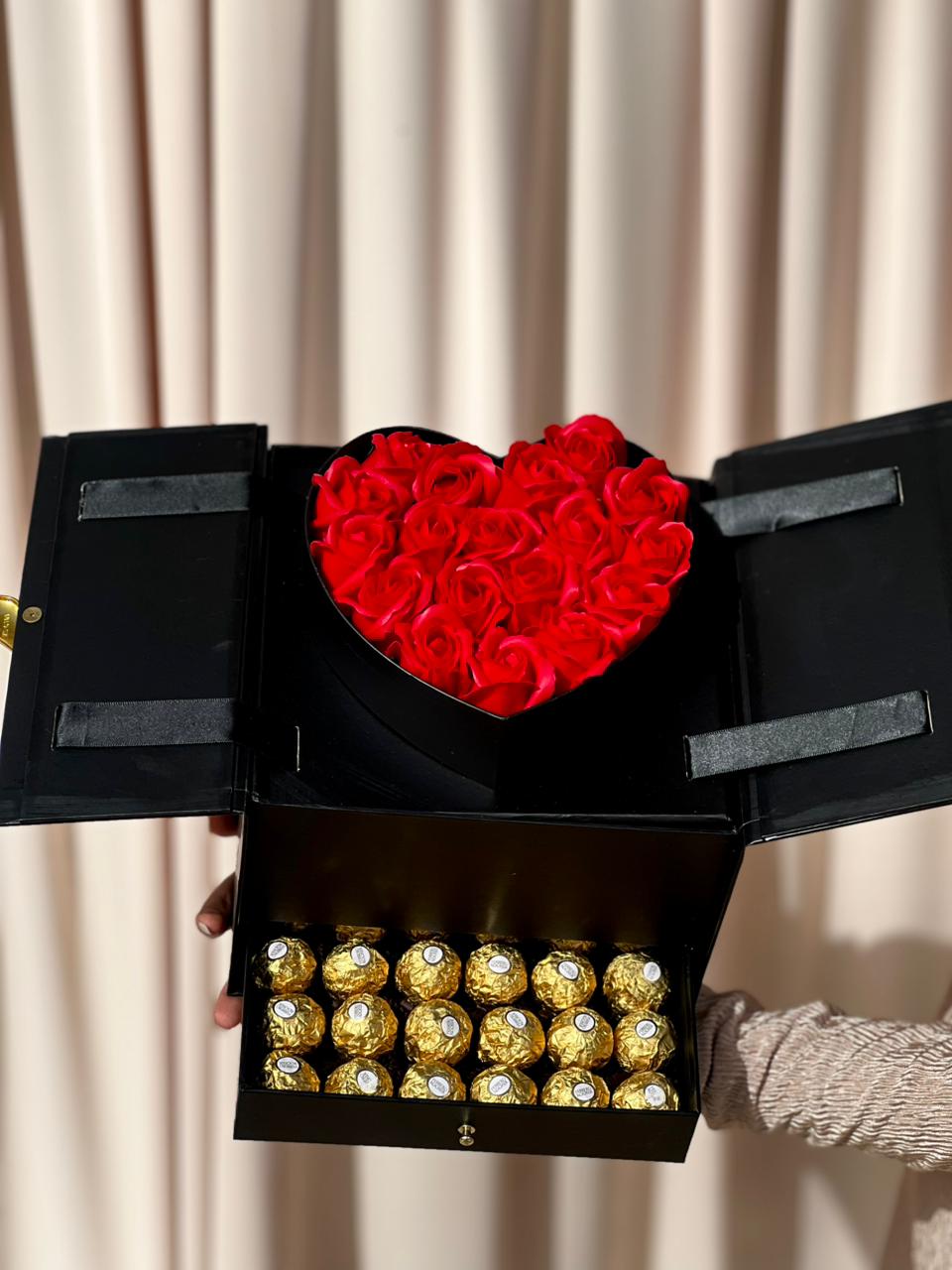 شو في اجمل من انو تهدي ورد على عيد الحب.. اجمل تشكيلة ورد طبيعي واصطناعي بوكيه وبوكسات من عند Mosaic event!