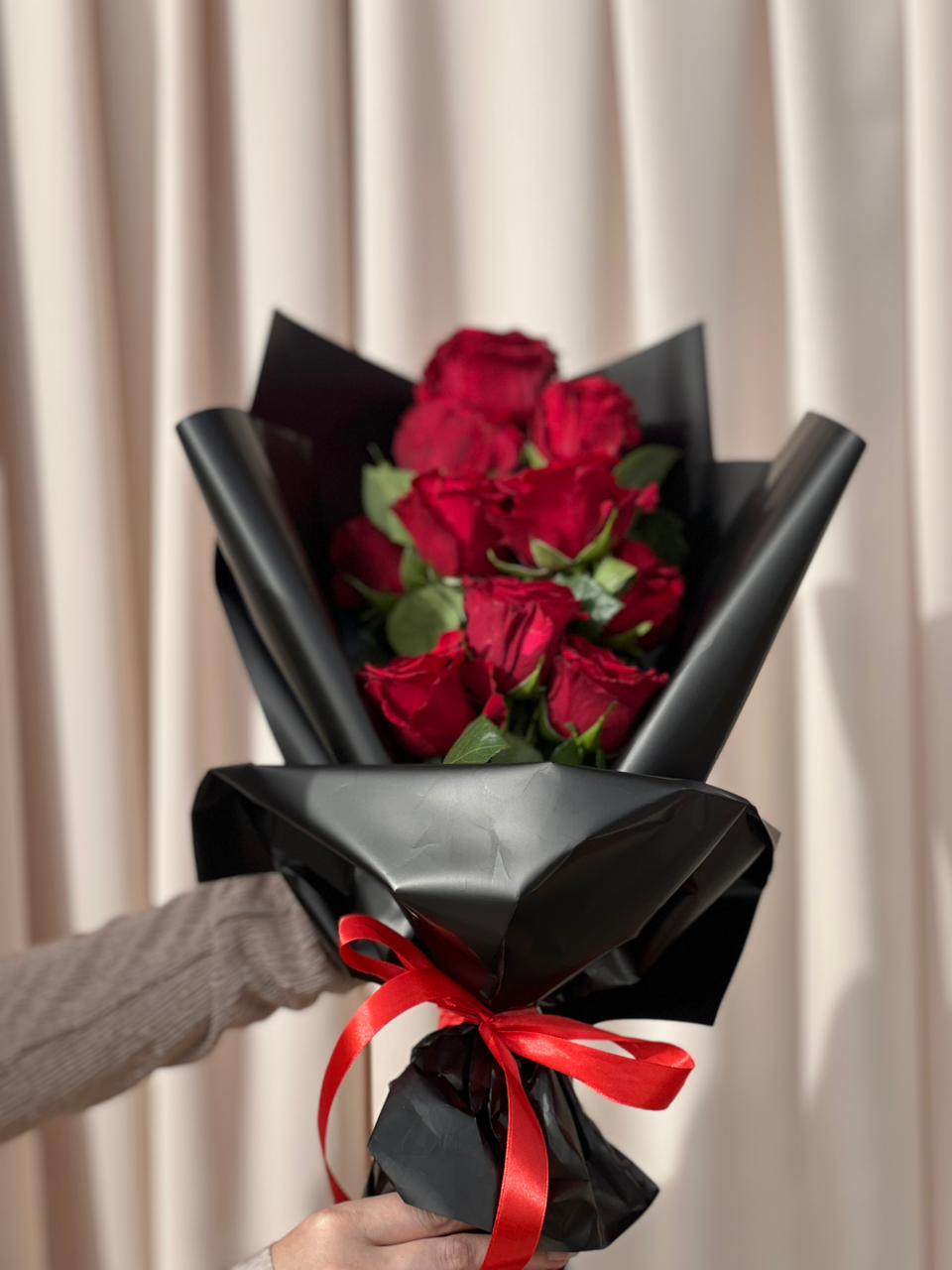 شو في اجمل من انو تهدي ورد على عيد الحب.. اجمل تشكيلة ورد طبيعي واصطناعي بوكيه وبوكسات من عند Mosaic event!