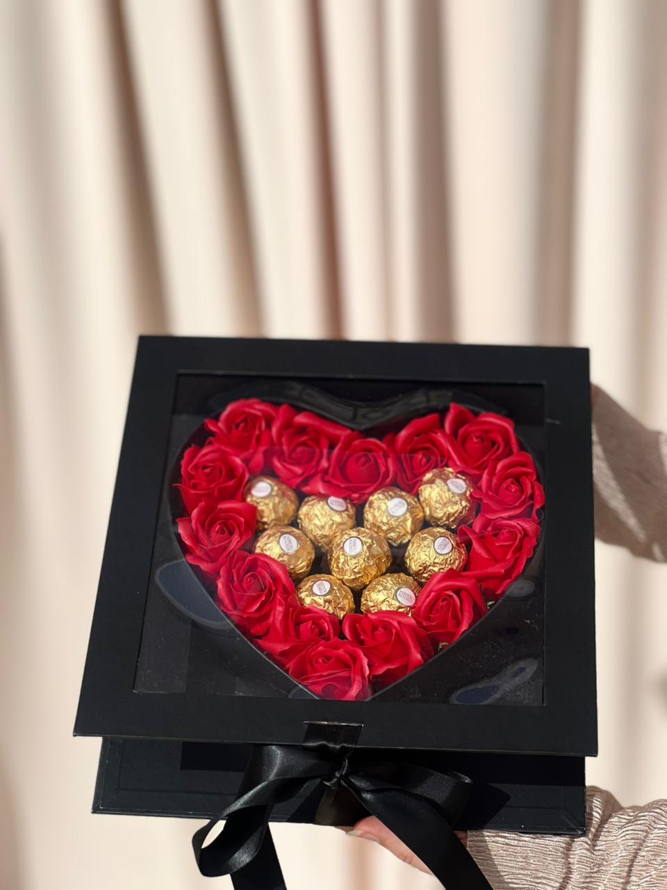 شو في اجمل من انو تهدي ورد على عيد الحب.. اجمل تشكيلة ورد طبيعي واصطناعي بوكيه وبوكسات من عند Mosaic event!