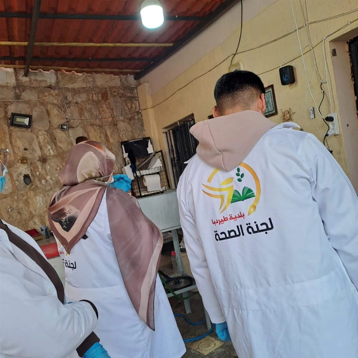 بالصور: لجنة الصحة في بلدية طيردبا تنفذ جولة رقابة على 12 مؤسسة غذائية