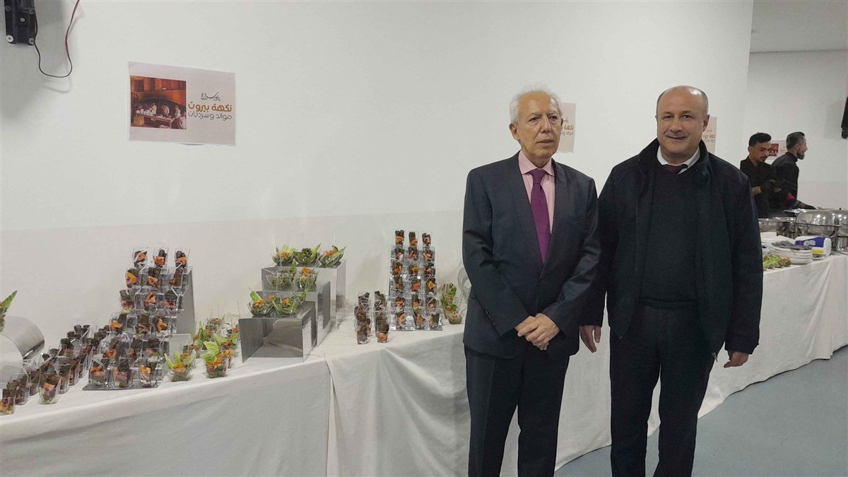 ثانوية السفير تحتفل بتكريم اللساني الألمعي نادر سراج