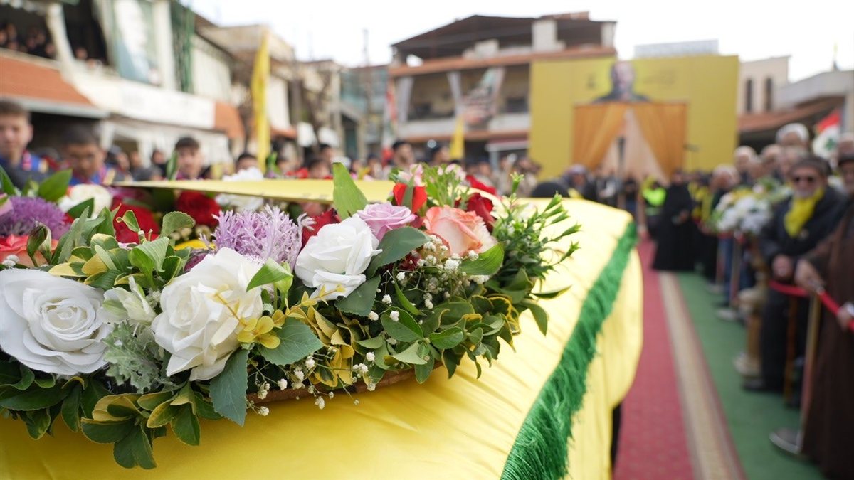 حزب الله وأهالي عبا شيعوا الشهيد علي داود عميص