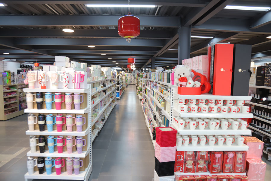 افتتاح حاشد لـ فوتيان 2 في صور جل البحر