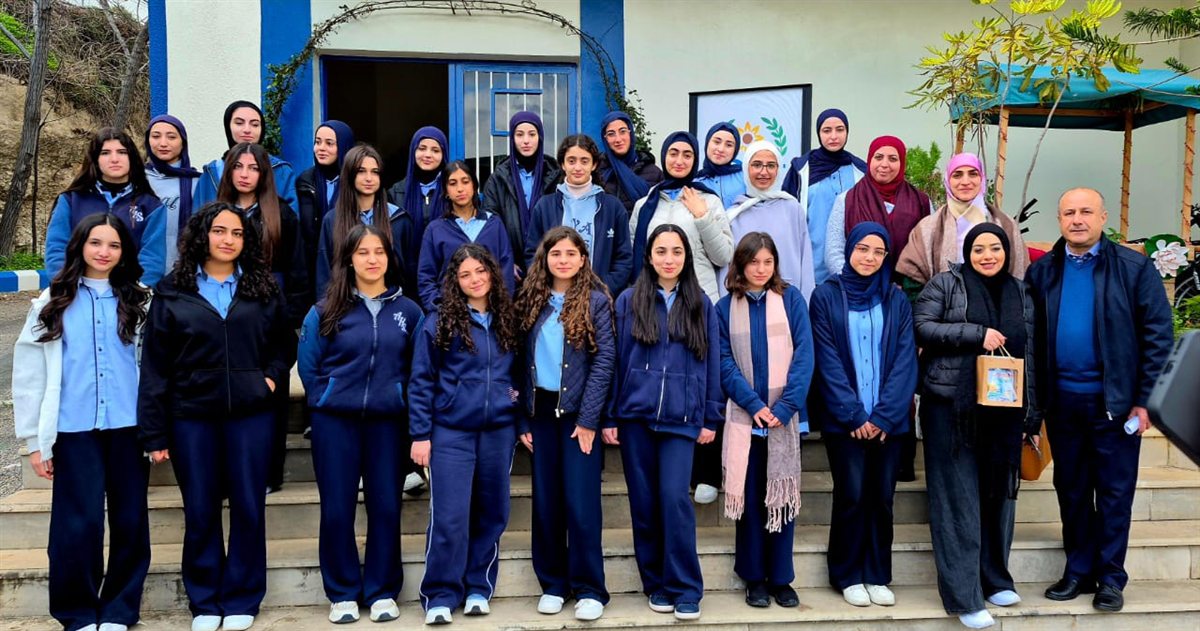  مين الحكم؟ مسرحية تربوية لثانوية السفير برسالة إنسانية