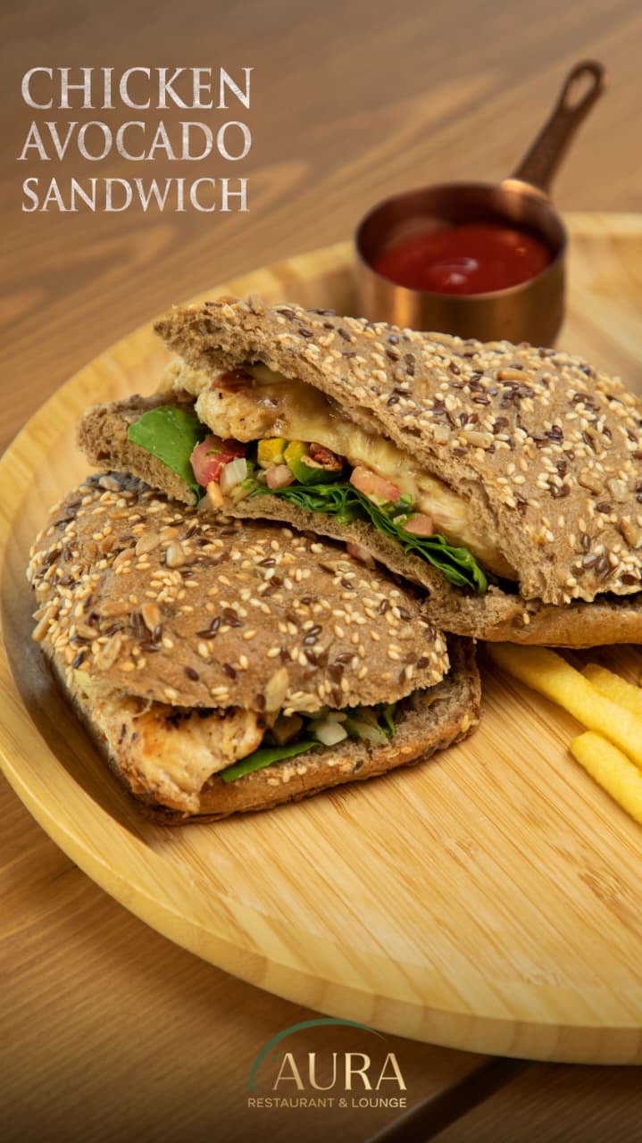 عند AURA RESTAURANT LOUNGE .. الذوق الأجواء والمتعة كلها بمكان واحد