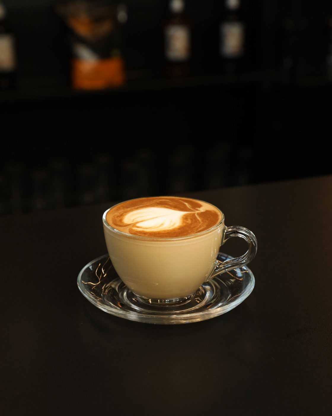 عند AURA RESTAURANT LOUNGE .. الذوق الأجواء والمتعة كلها بمكان واحد