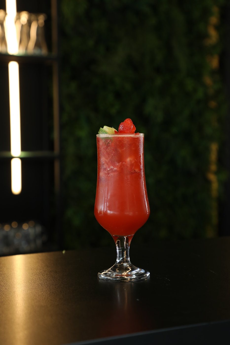 عند AURA RESTAURANT LOUNGE .. الذوق الأجواء والمتعة كلها بمكان واحد