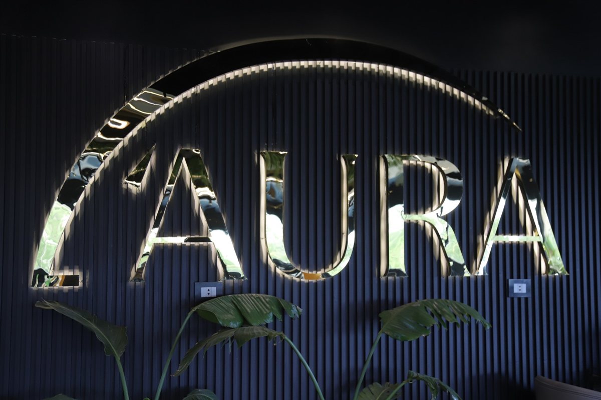 عند AURA RESTAURANT LOUNGE .. الذوق الأجواء والمتعة كلها بمكان واحد