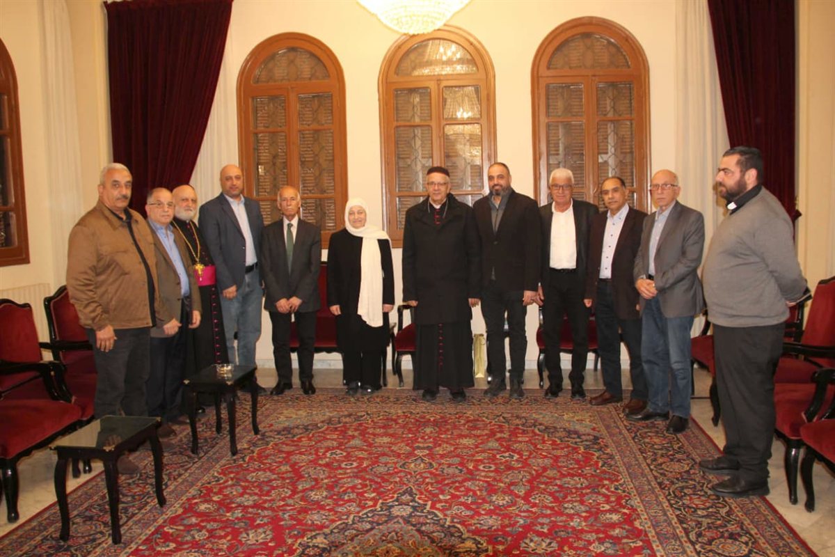 بهية الحريري تمثل سعد الحريري في قداس مار مارون وتهنئ الرئيس عون والبطريرك الراعي