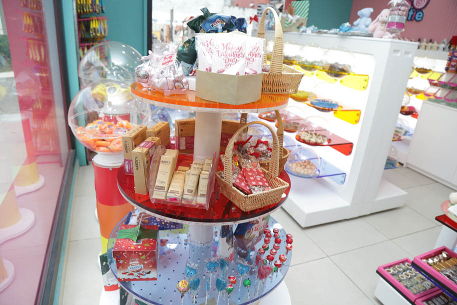 So Sweetie.. عالم الحلويات لكل المناسبات وكل شي حلال