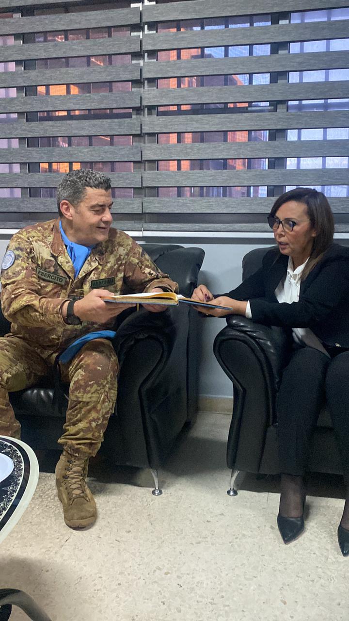 قائد قوات اليونيفيل في جنوب لبنان الجنرال Diodato Abagnara زار ثانوية البازورية الرسمية