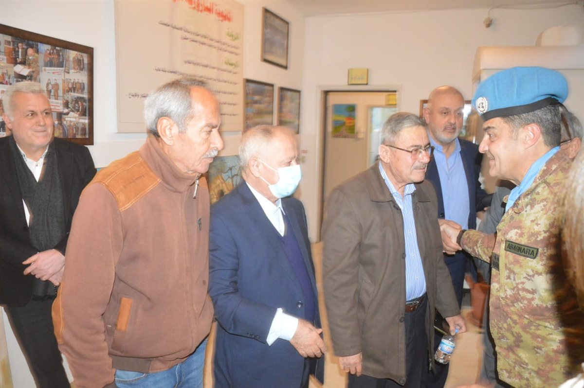 قائد قوات اليونيفيل في جنوب لبنان الجنرال Diodato Abagnara زار ثانوية البازورية الرسمية