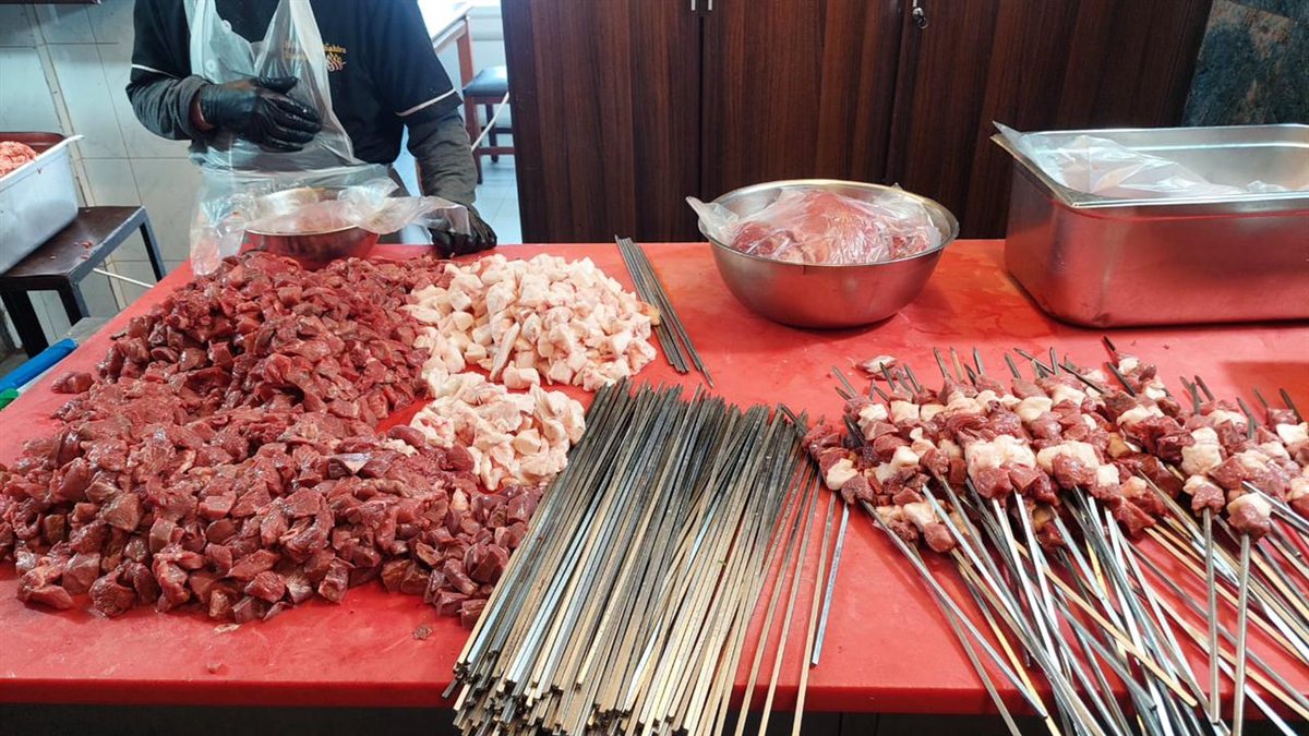 ضبط ملاحم تبيع لحوما مبردة ومثلجة دون الإعلان عنها في الجنوب