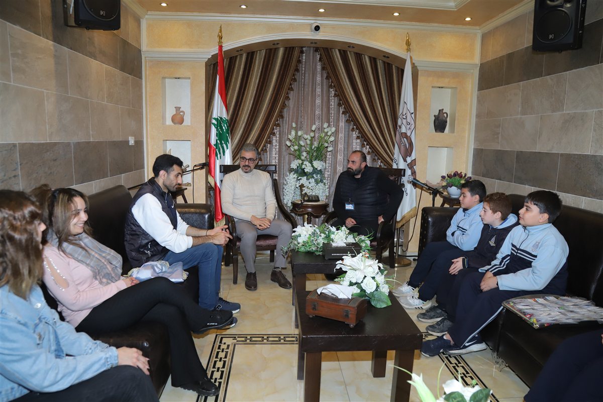 وفد من طلاب مدرسة صور الدولية TCS زار مجموعة يا صور مهنئا بحلول شهر رمضان المبارك