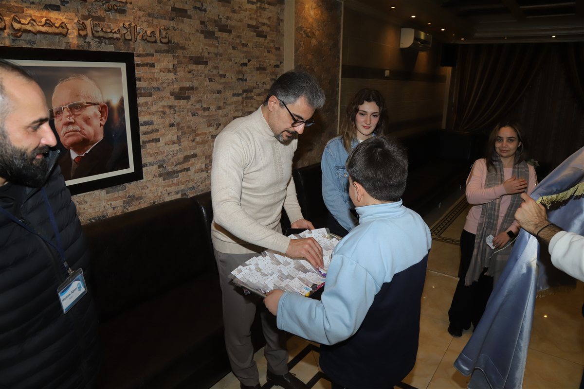 وفد من طلاب مدرسة صور الدولية TCS زار مجموعة يا صور مهنئا بحلول شهر رمضان المبارك