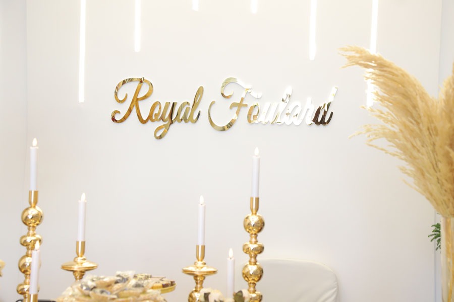 بعد اكثر من 25 سنة خبرة بالاشارب والمنديل بسوق الجملة.. رويال فولارد صار بالحوش