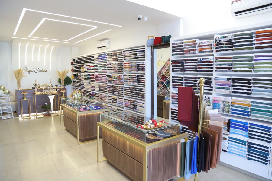 بعد اكثر من 25 سنة خبرة بالاشارب والمنديل بسوق الجملة.. رويال فولارد صار بالحوش