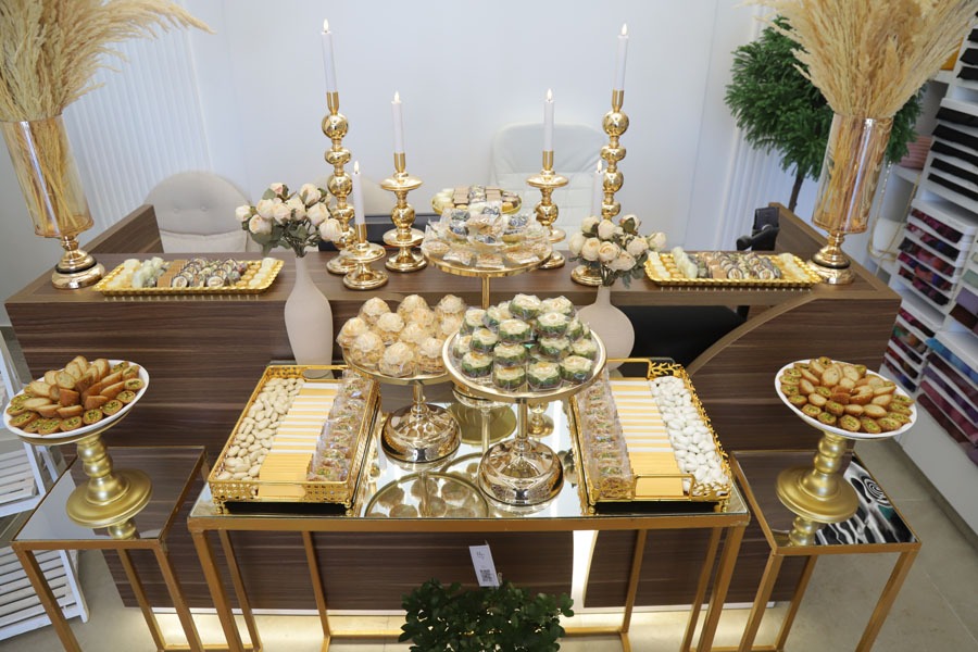 بعد اكثر من 25 سنة خبرة بالاشارب والمنديل بسوق الجملة.. رويال فولارد صار بالحوش