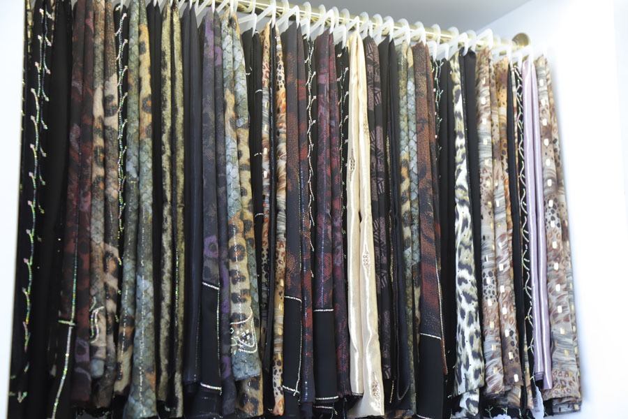 بعد اكثر من 25 سنة خبرة بالاشارب والمنديل بسوق الجملة.. رويال فولارد صار بالحوش